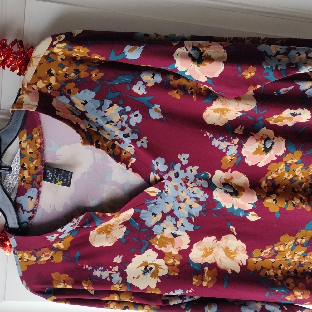 Women's floral top